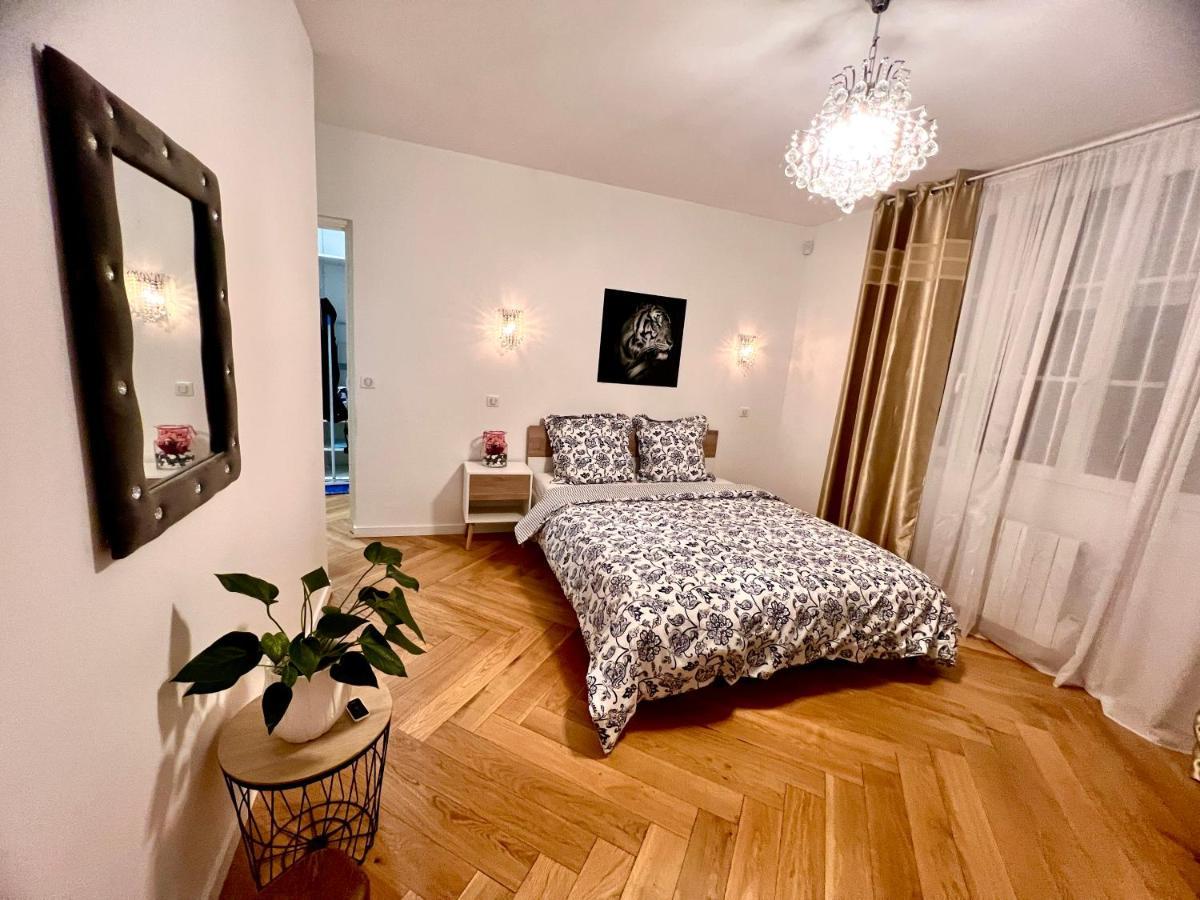 Alexandru Home Boissy-Saint-Leger Exterior photo