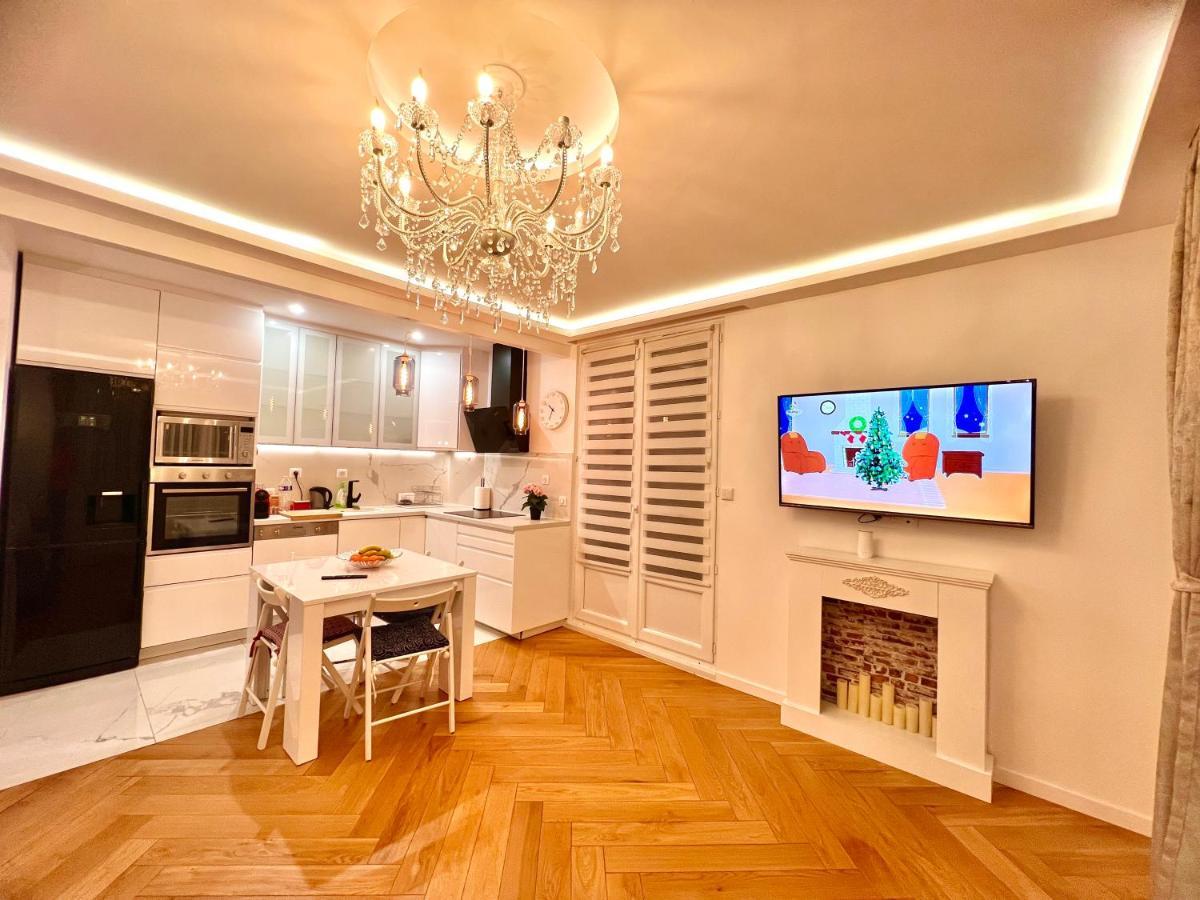 Alexandru Home Boissy-Saint-Leger Exterior photo